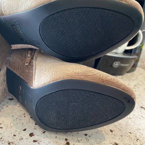 New Women’s  Velvet Bamboo Booties- Size 8.5/ 38 1/2 - Picture 5 of 10